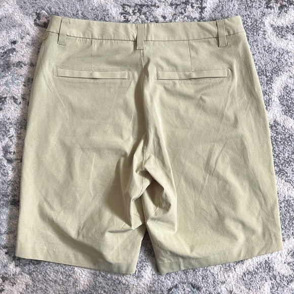 Men’s Lululemon Commission Classic-Fit Short 9" *Warpstreme - Picture 5 of 7